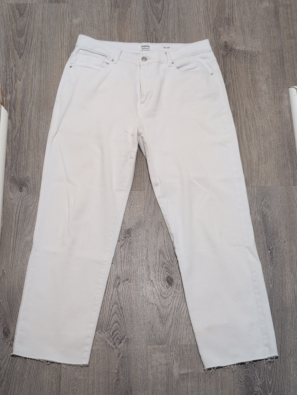 Kensie Vintage Luxe The Slim White Straight-Leg Jeans